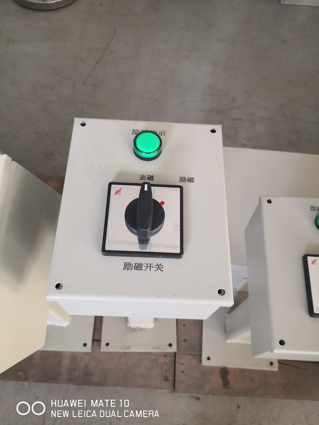 操作臺（勵磁開關(guān)、勵磁指示燈）