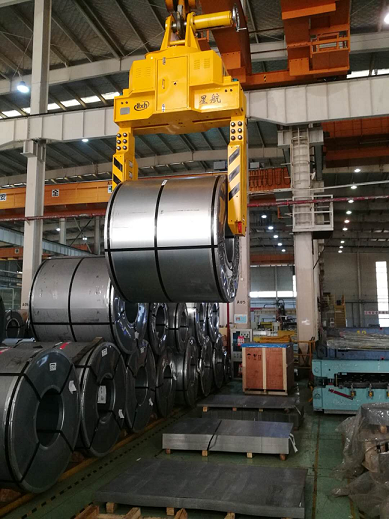 無(wú)人化、旋轉(zhuǎn)、翻爪臥卷夾鉗（寶鋼）